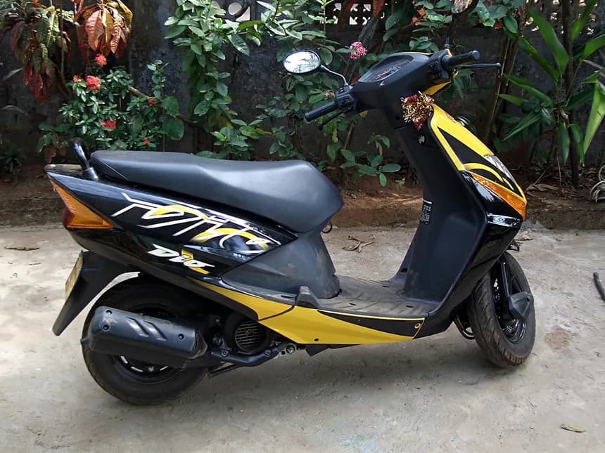 Honda Dio / TVS Scooty